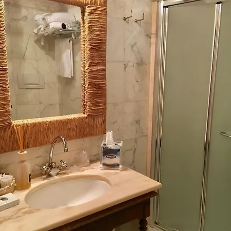 Caino Bed & Breakfast 3*